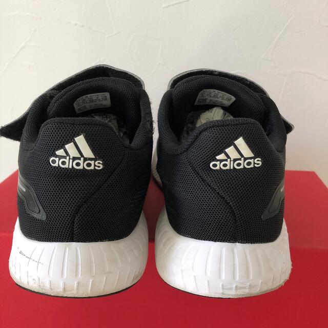 adidas(アディダス)のadidas キッズ　21.5センチ キッズ/ベビー/マタニティのキッズ靴/シューズ(15cm~)(スニーカー)の商品写真