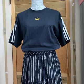 アディダス(adidas)のadidasTシャツ(Tシャツ/カットソー(半袖/袖なし))