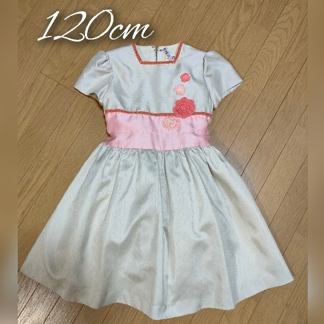 フォーマルドレス　女の子　120㎝ キッズ/ベビー/マタニティのキッズ服女の子用(90cm~)(ドレス/フォーマル)の商品写真