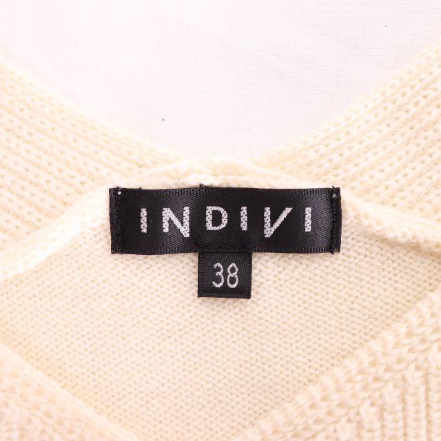 INDIVI(インディヴィ)のINDIVI インディビ　長袖セーター　レディース　白　M レディースのトップス(ニット/セーター)の商品写真