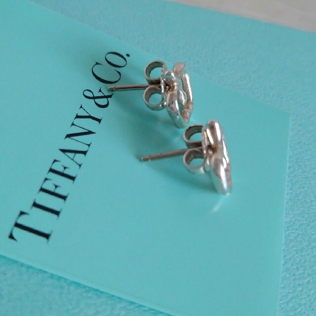 Tiffany & Co.(ティファニー)のティファニー　アップル　シルバー　ピアス レディースのアクセサリー(ピアス)の商品写真