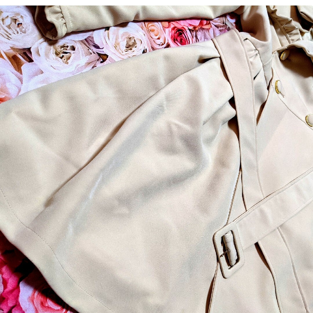 LIZ LISA(リズリサ)のリズリサ♥ベージュ♥フリル♥リボン♥トレンチコート❤M～Lサイズ レディースのジャケット/アウター(トレンチコート)の商品写真
