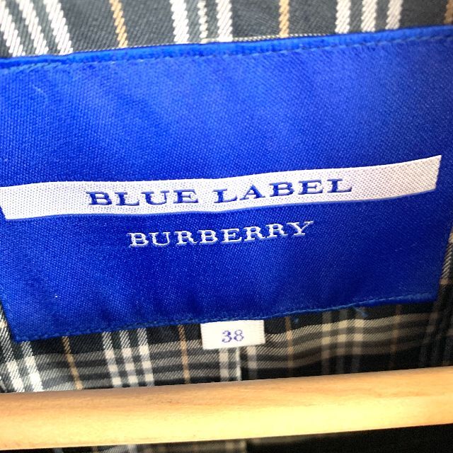 BURBERRY(バーバリー)の美品　BURBERRY バーバリー　ウール　金釦　コート　レディース レディースのジャケット/アウター(ピーコート)の商品写真