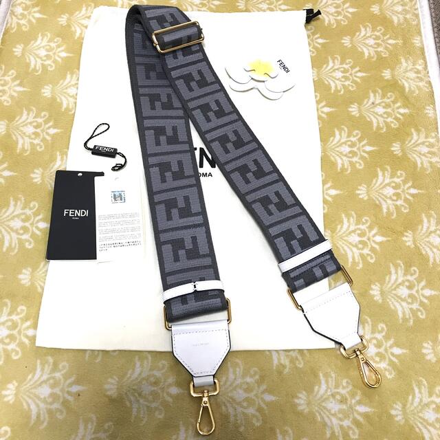 卸売 FENDI - 未使用 フェンディ ストラップユー FFロゴ グレー