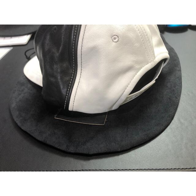 Stampd' LA(スタンプドエルエー)のStampd'LA × G-DRAGON(GD) コラボシリーズ。防止　キャップ メンズの帽子(キャップ)の商品写真