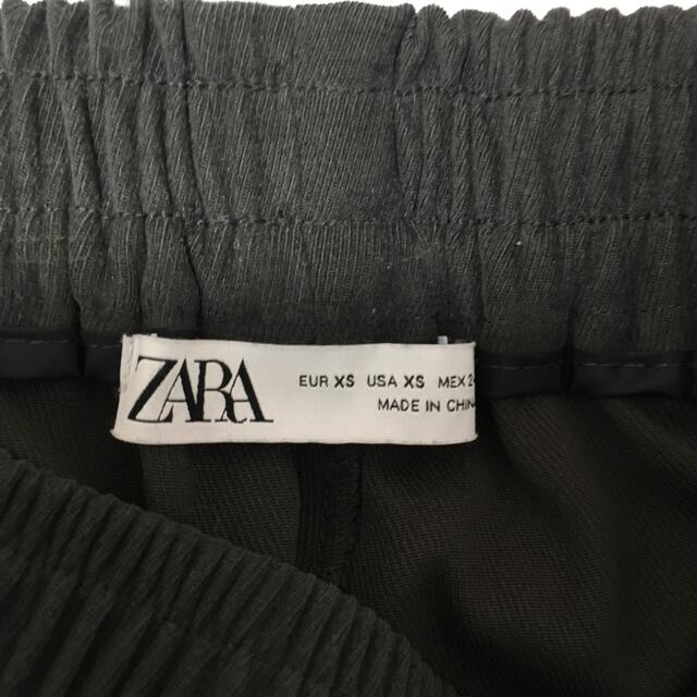 ZARA(ザラ)のZARA カジュアルパンツ ズボン レディースのパンツ(カジュアルパンツ)の商品写真