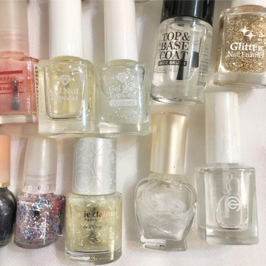 OPI(オーピーアイ)のOPI/neuve/無印良品/キャンメイク 他 ネイルカラー23本まとめ売り コスメ/美容のネイル(マニキュア)の商品写真