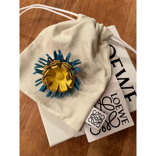 新品ロエべ☆LOEWE スタッドフラワー - チャーム