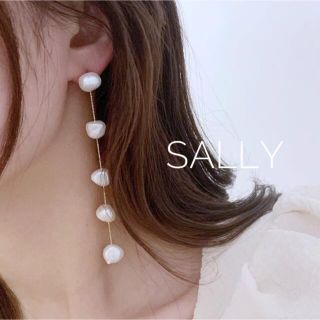 アメリヴィンテージ(Ameri VINTAGE)のnew【ゴールド】バロックパール　5連チェーンピアス(ピアス)