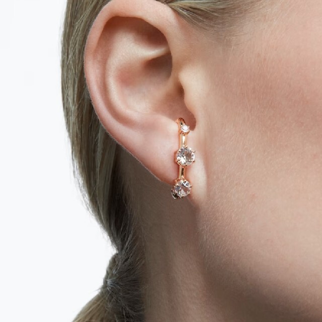 SWAROVSKI(スワロフスキー)のSWAROVSKI　イヤカフピアス レディースのアクセサリー(ピアス)の商品写真