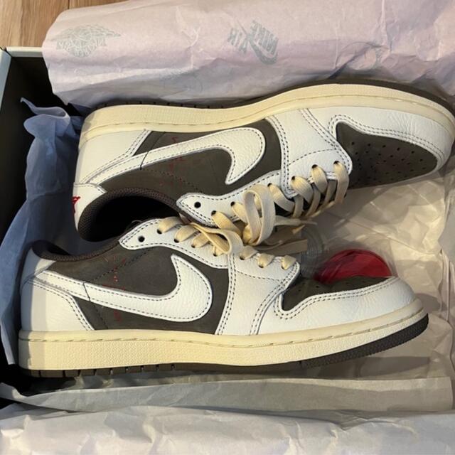 NIKE(ナイキ)のTravis ScottxNike Air Jordan1 Low  メンズの靴/シューズ(スニーカー)の商品写真