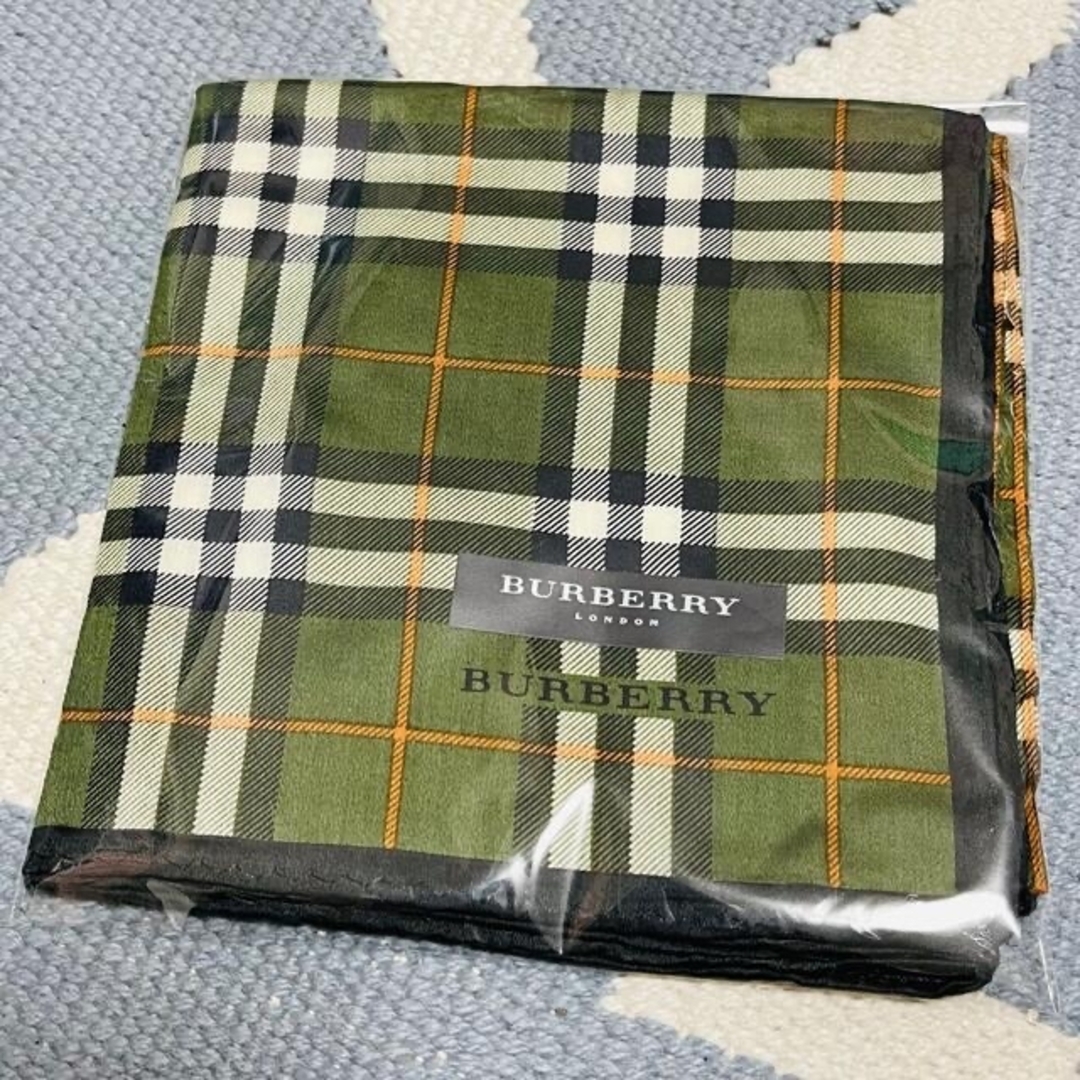 新品 未使用 バーバリーロンドン バーバリーチェック ハンカチ 深みグリーン