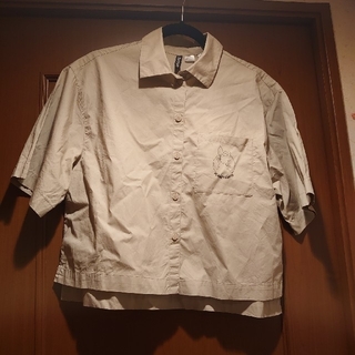 エイチアンドエム(H&M)のH&M　スヌーピー　クロップドシャツ(Tシャツ(半袖/袖なし))