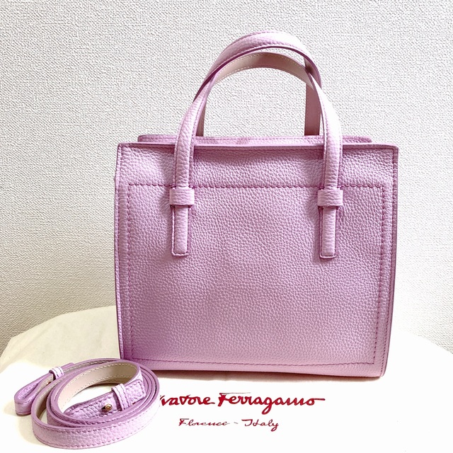 Salvatore Ferragamo(サルヴァトーレフェラガモ)のゆうな様専用🎀極美品🎀フェラガモ🎀amy レディースのバッグ(ハンドバッグ)の商品写真