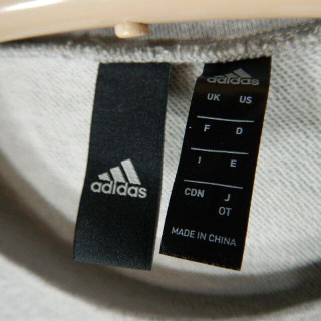 adidas(アディダス)の8089　adidas　アディダス　レディース　半袖　tシャツ　スウェット風 レディースのトップス(Tシャツ(半袖/袖なし))の商品写真