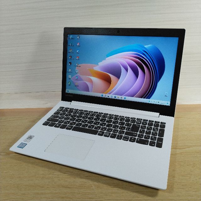 Lenovo(レノボ)の高性能 Lenovo330 ノートパソコン i5 8GB SSD カメラ DVD スマホ/家電/カメラのPC/タブレット(ノートPC)の商品写真