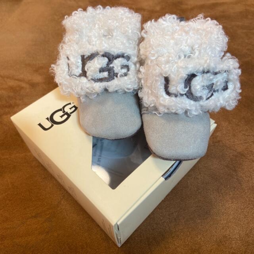 UGG(アグ)の未使用☆UGGブーツ キッズ/ベビー/マタニティのベビー靴/シューズ(~14cm)(ブーツ)の商品写真