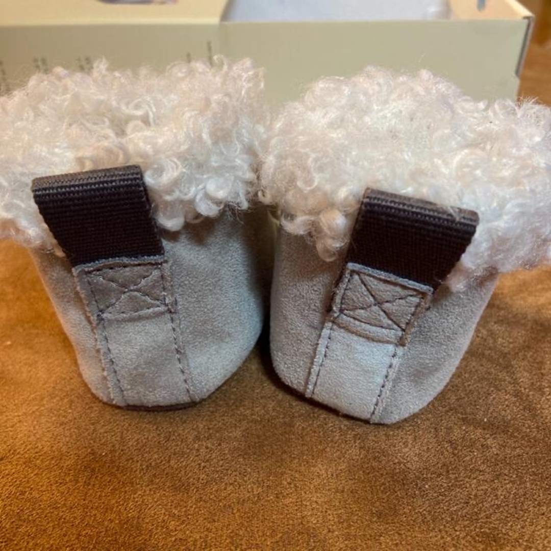 UGG(アグ)の未使用☆UGGブーツ キッズ/ベビー/マタニティのベビー靴/シューズ(~14cm)(ブーツ)の商品写真