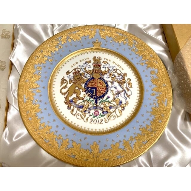 WEDGWOOD(ウェッジウッド)のroyal collection 記念大皿　クイーンエリザベス　限定　王冠 インテリア/住まい/日用品のキッチン/食器(食器)の商品写真