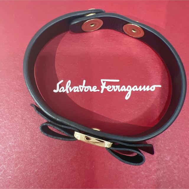 Salvatore Ferragamo(サルヴァトーレフェラガモ)のフェラガモ/VARA BOW ADJUSTABLE BRACELET レディースのアクセサリー(ブレスレット/バングル)の商品写真