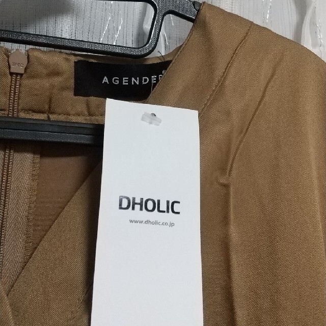 dholic(ディーホリック)の新品タグ付き　Dholic　ディーホリック購入　AGENDER　ロングワンピース レディースのワンピース(ロングワンピース/マキシワンピース)の商品写真