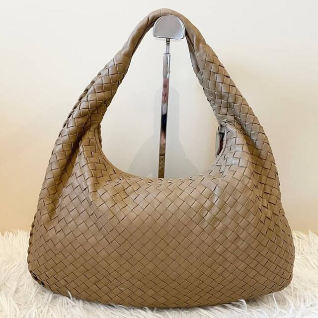 Bottega Veneta(ボッテガヴェネタ)の美品⭐️ボッテガヴェネタ ホーボー イントレチャート ハンドバッグ ナッパレザー レディースのバッグ(ハンドバッグ)の商品写真