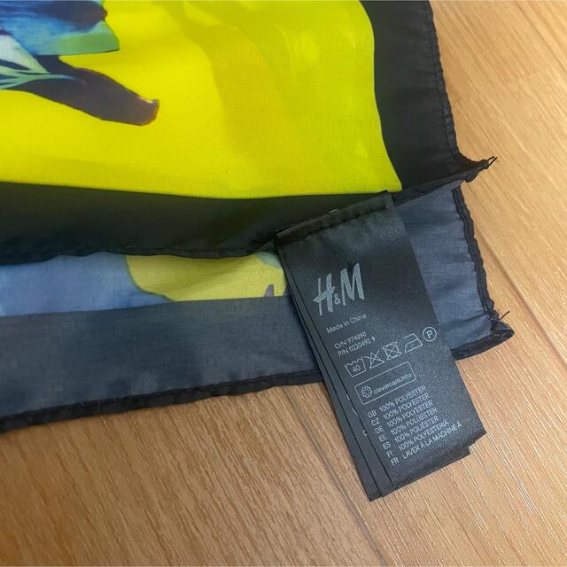 H&M(エイチアンドエム)のH&M 花柄 スカーフ レディースのファッション小物(バンダナ/スカーフ)の商品写真