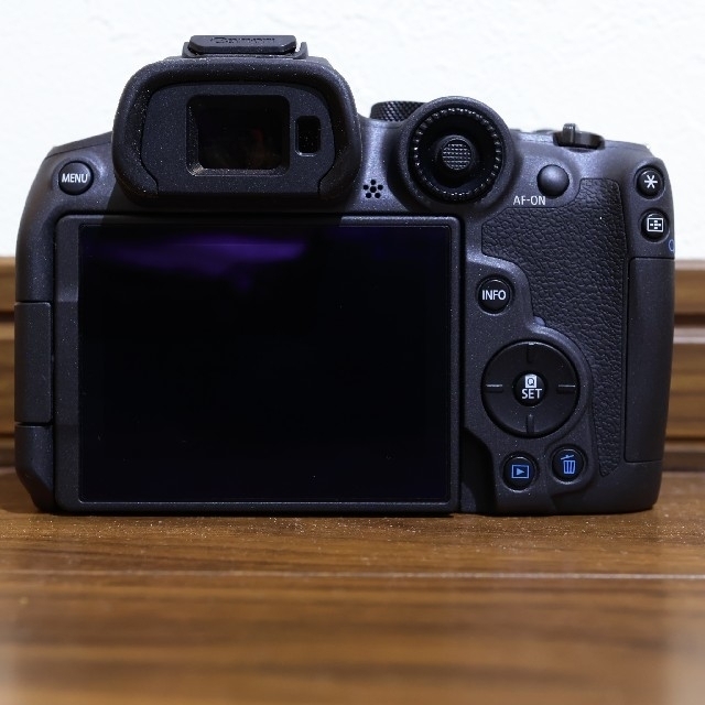 Canon(キヤノン)のcanon キヤノン EOS R7 ボディのみ スマホ/家電/カメラのカメラ(ミラーレス一眼)の商品写真