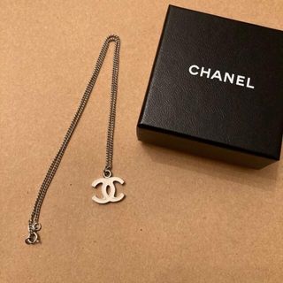 シャネル(CHANEL)のCHANEL ホワイトネックレス テテ着用 V キムテヒョン(ネックレス)