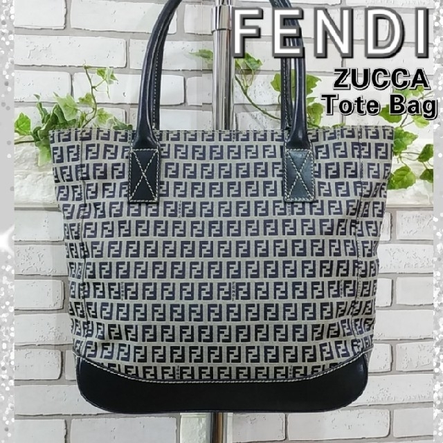 ☆新品同様☆FENDI☆紐ロゴ☆【サイズ40】Sサイズ相当☆フェンディ☆-