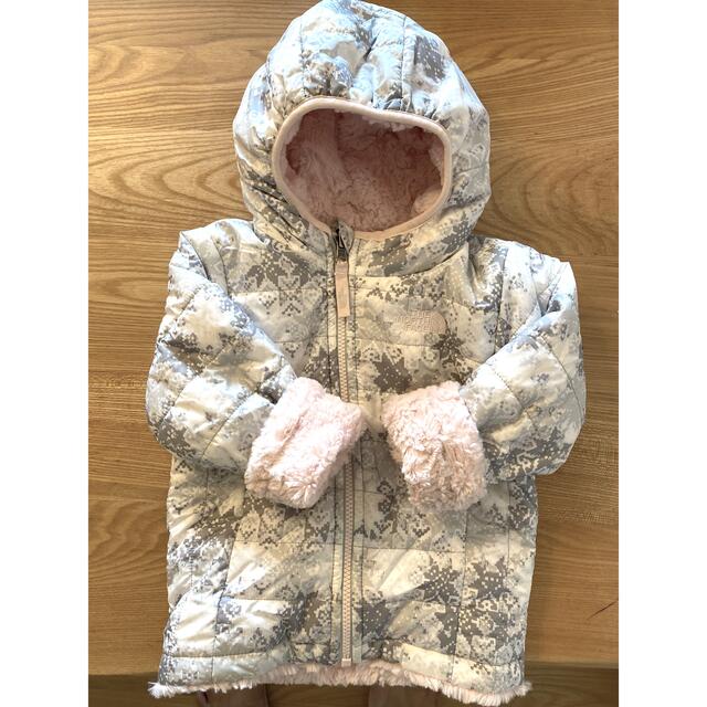 THE NORTH FACE(ザノースフェイス)のTHE NORTH FACE リバーシブル　レア キッズ/ベビー/マタニティのキッズ服女の子用(90cm~)(ジャケット/上着)の商品写真