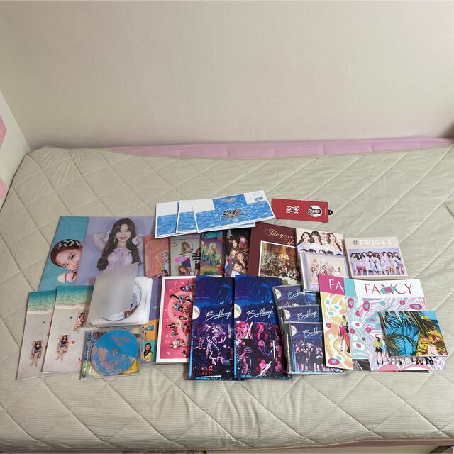 TWICE まとめ売り グッズ アルバム ポスター | フリマアプリ ラクマ