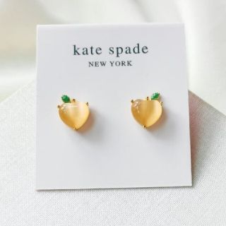 ケイトスペードニューヨーク(kate spade new york)のNEW【新品】kate spade ケイトスペード ピーチスタッドピアス　桃(ピアス)