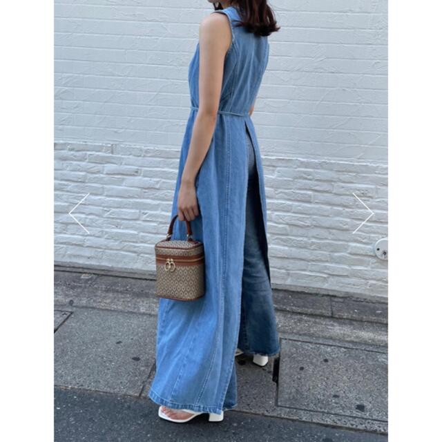 moussy(マウジー)のmoussy BACK OPEN DENIM LONG トップス レディースのワンピース(ロングワンピース/マキシワンピース)の商品写真