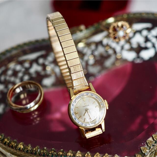 OMEGA(オメガ)の美品✨OMEGA サファイアカットガラス 新品ベルト✨カルティエ agete レディースのファッション小物(腕時計)の商品写真