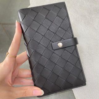 ボッテガヴェネタ(Bottega Veneta)のラスト１【新品】ボッテガ ヴェネタ 手帳型 iPhoneケース ブラック 黒(iPhoneケース)