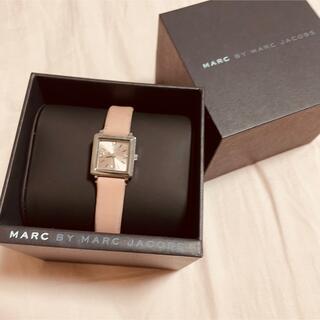 マークバイマークジェイコブス(MARC BY MARC JACOBS)のMarc by Marc Jacobs ピンク スクエア 腕時計(腕時計)