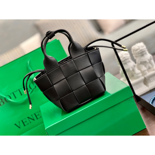 ボッテガ(Bottega Veneta) ハンドバッグ(レディース)の通販 1,000点 ボッテガ(Bottega Veneta) ハンドバッグ(レディース)の通販 1,000点
