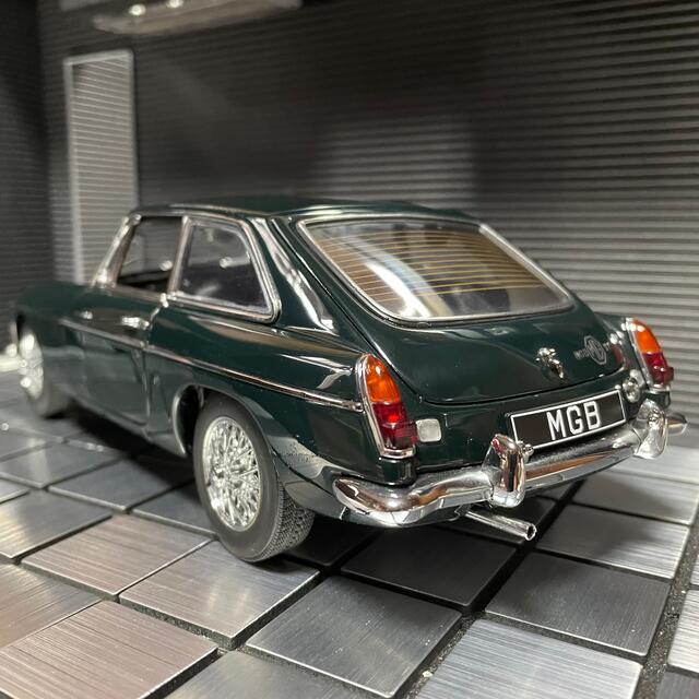 激レア!絶版未展示品 オートアート1/18 MGB GT クーペ MKⅡ