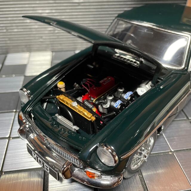 激レア!絶版未展示品 オートアート1/18 MGB GT クーペ MKⅡ