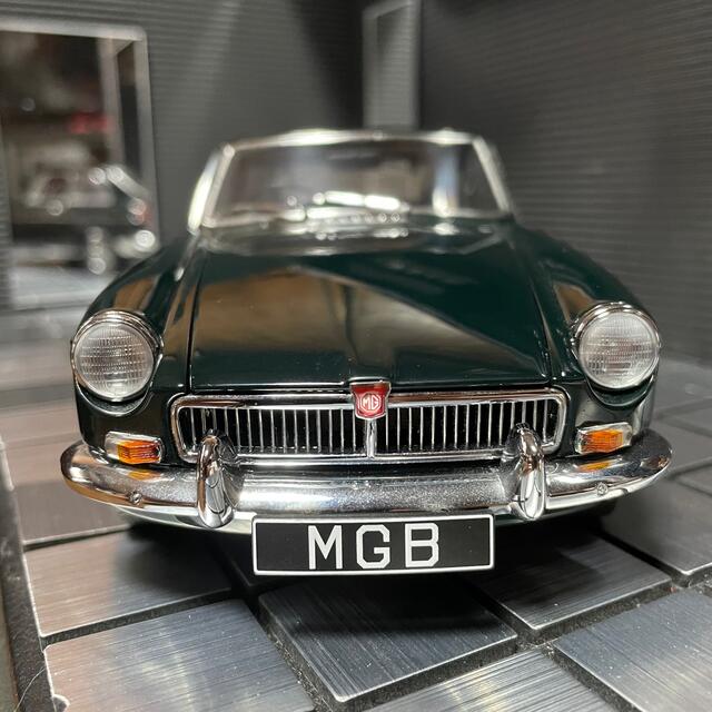 激レア!絶版未展示品 オートアート1/18 MGB GT クーペ MKⅡ | spss.com.sa