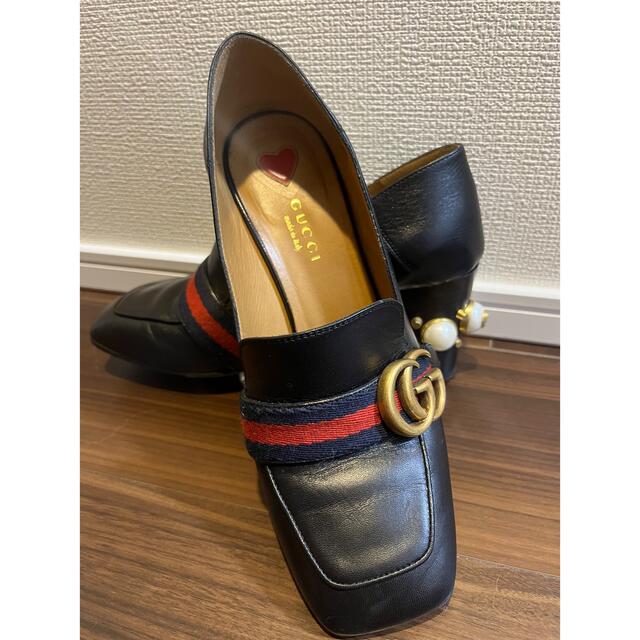 トップ GUCCI GGパール付きエナメル グッチ GGパール ローファー