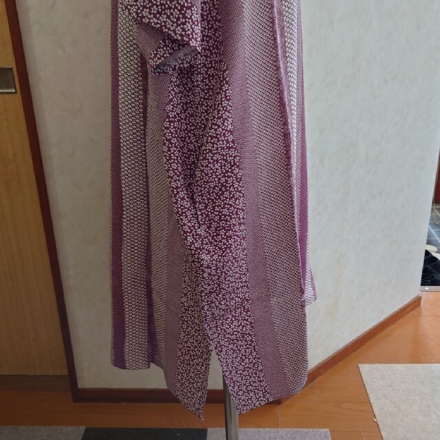 着物リメイク　ワンピースと帽子のセット　花柄小紋紫　ゆったりサイズ レディースのワンピース(ロングワンピース/マキシワンピース)の商品写真