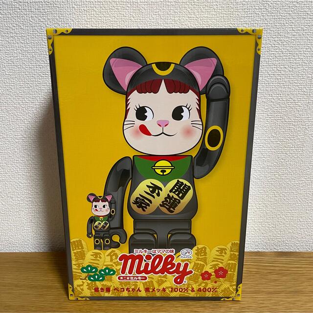 MEDICOM TOY(メディコムトイ)のBE@RBRICK 「招き猫 ペコちゃん 黒メッキ」 100％ & 400％ エンタメ/ホビーのフィギュア(その他)の商品写真