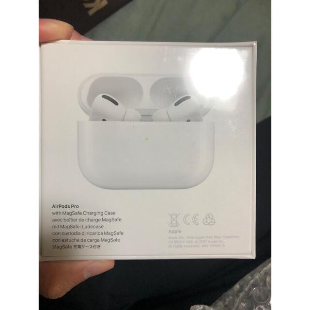 Apple AirPods pro 新品未開封 - ヘッドフォン/イヤフォン Apple AirPods pro 新品未開封 - ヘッドフォン/イヤフォン