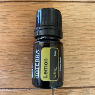 ドテラ(doTERRA)のdoTERRA  レモンの香り　５ミリ(アロマオイル)