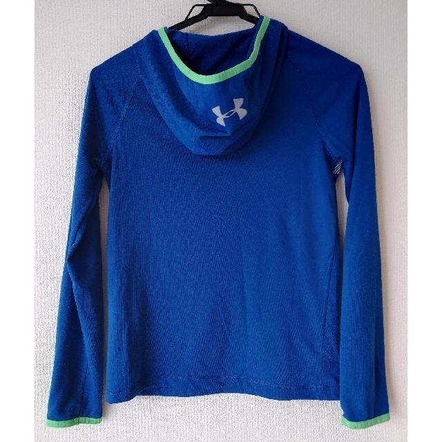 UNDER ARMOUR(アンダーアーマー)のアンダーアーマー　薄手長袖パーカー【140】 キッズ/ベビー/マタニティのキッズ服男の子用(90cm~)(Tシャツ/カットソー)の商品写真