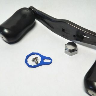 シマノ(SHIMANO)のベイトリール用　リテーナー　ハンドルロックプレートと固定ネジ　ブルー(リール)