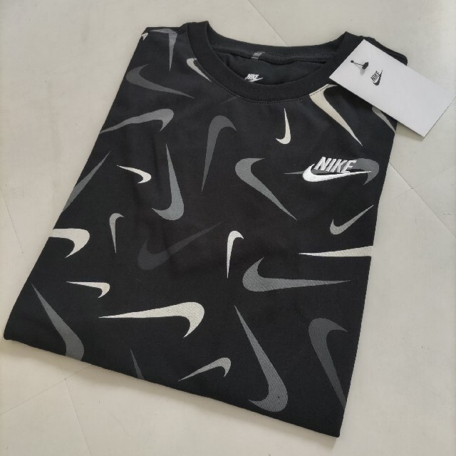 NIKE(ナイキ)のナイキ NIKE ジュニア スウッシュ ショートスリーブシャツ 半袖 Tシャツ キッズ/ベビー/マタニティのキッズ服男の子用(90cm~)(Tシャツ/カットソー)の商品写真