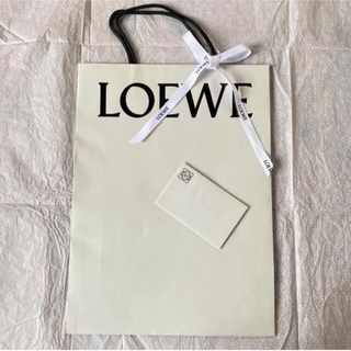 ロエベ(LOEWE)のLOEWE ロエベ紙袋　リボン付きショップバッグ　ホワイト大(ショップ袋)